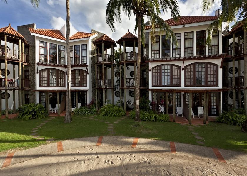  Castries Exterior Detail