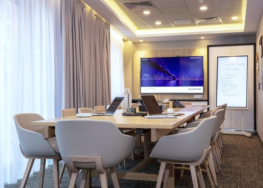 Ile-de-France Massy Meeting Room