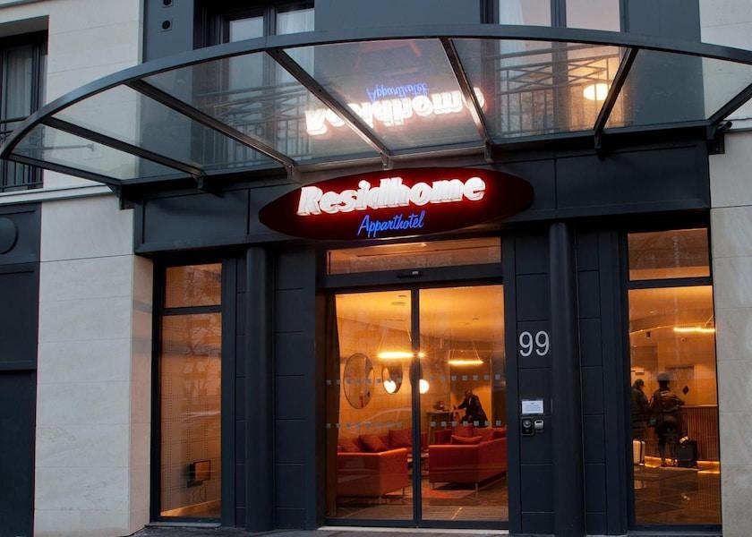 Ile-de-France Puteaux Exterior Detail