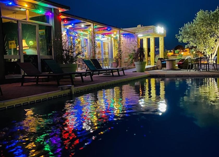 Provence - Alpes - Cote d'Azur Vitrolles Facade