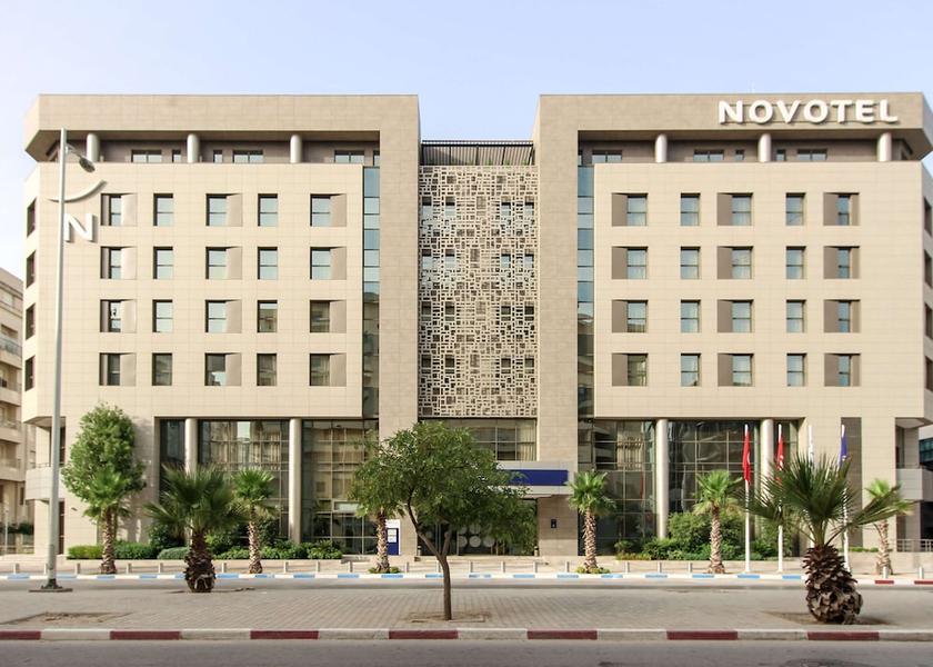  Tunis Exterior Detail