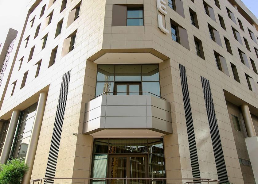  Tunis Exterior Detail