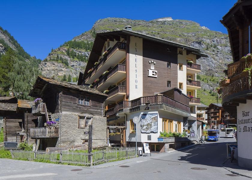 Valais Zermatt Front of property