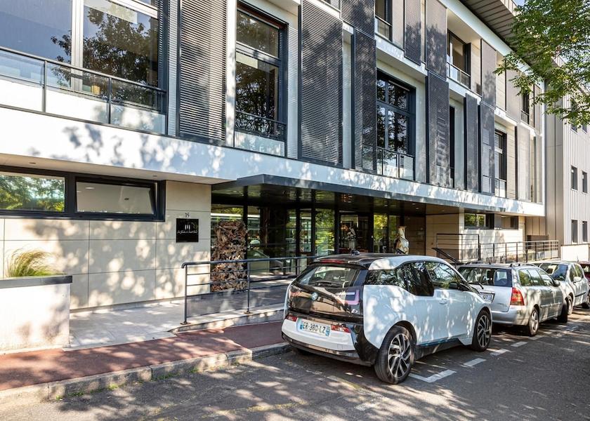 Ile-de-France Saint-Cloud Facade