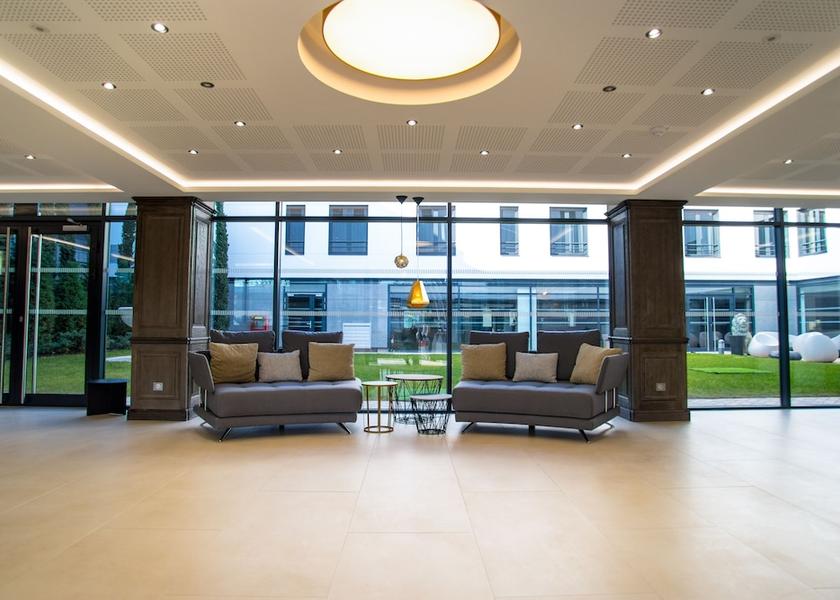 Ile-de-France Saint-Cloud Reception