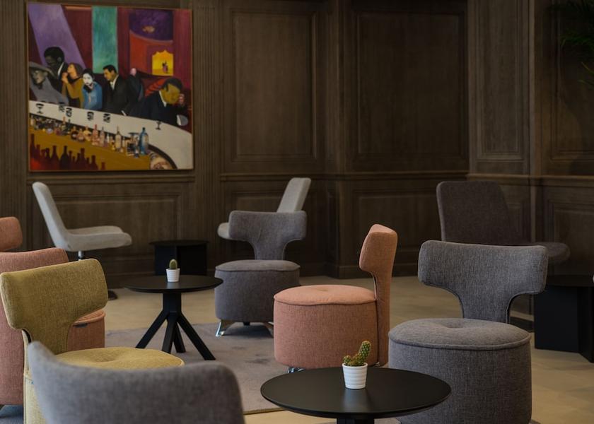 Ile-de-France Saint-Cloud Lobby