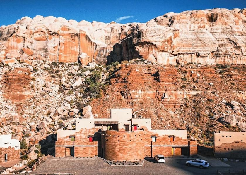 Utah Bluff Property Grounds