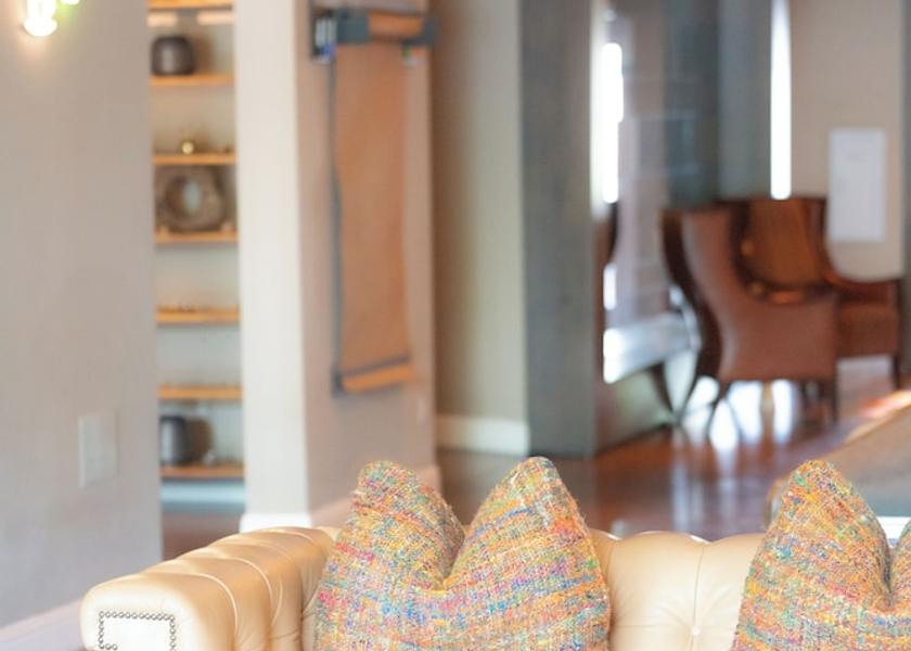 California St. Helena Living Area