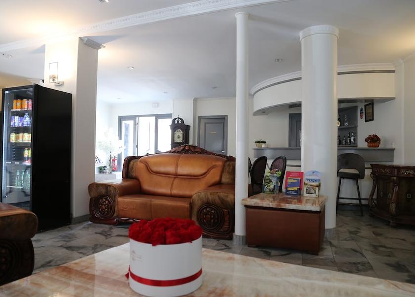 Ile-de-France Puteaux Reception