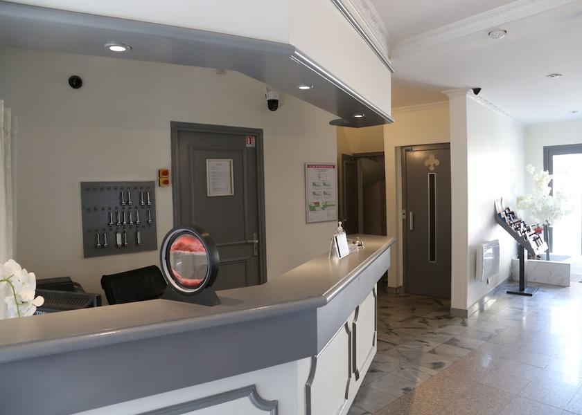 Ile-de-France Puteaux Reception