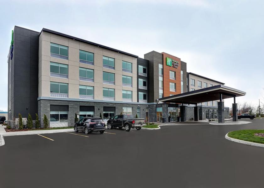 Ontario Collingwood Exterior Detail