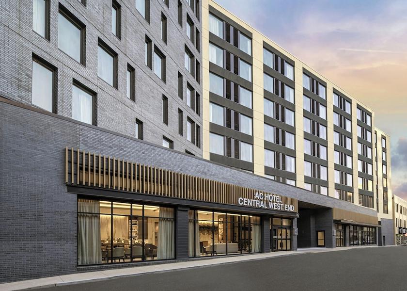 Missouri St. Louis Exterior Detail