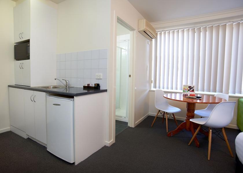 Victoria Melbourne Private kitchenette