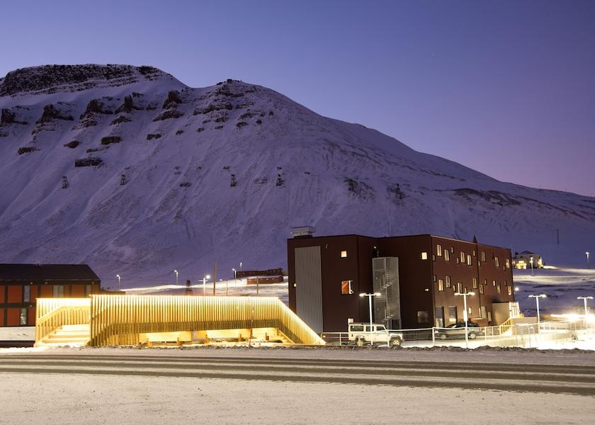  Longyearbyen Facade
