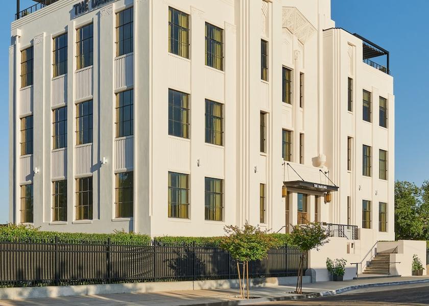 California Visalia Facade