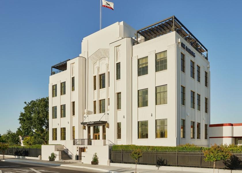 California Visalia Facade