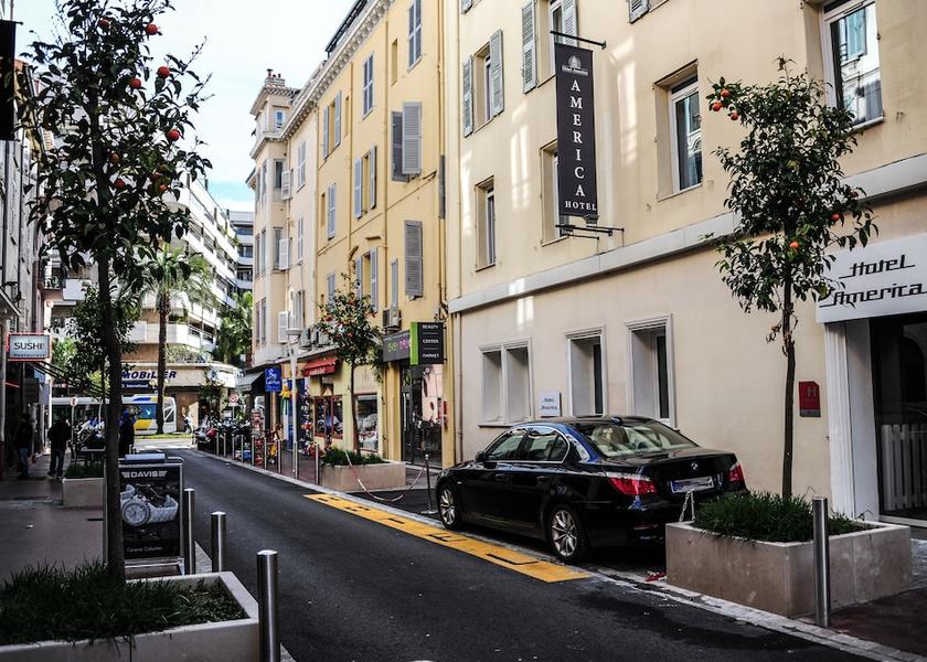 Provence - Alpes - Cote d'Azur Cannes Entrance