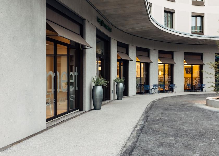 Canton of Zürich Wallisellen Property entrance