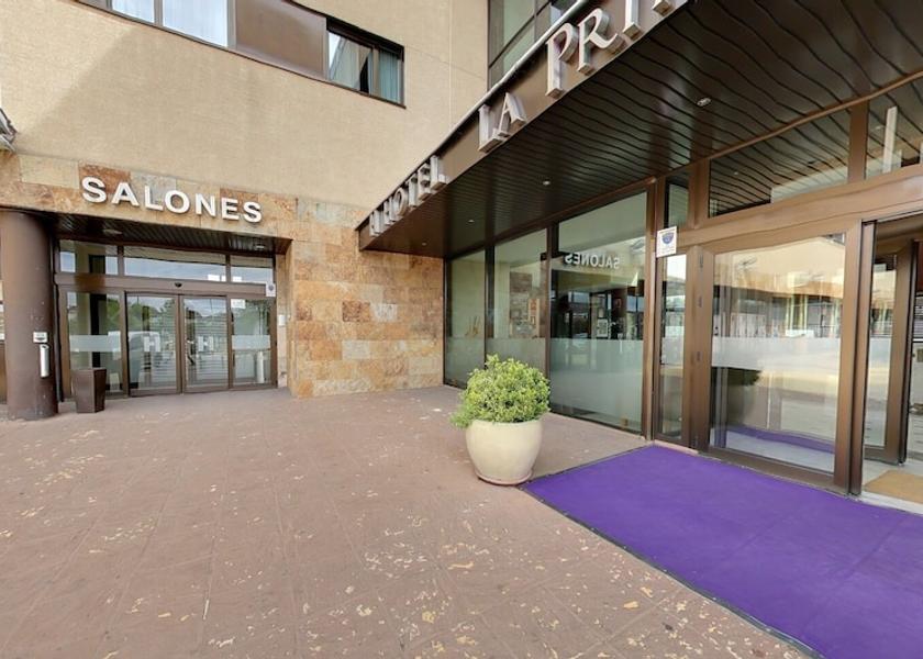 Community of Madrid Alcorcon Facade