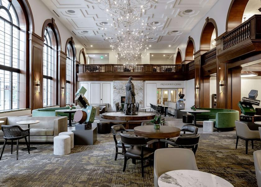 Iowa Des Moines Lobby