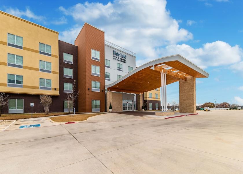 Texas Gainesville Facade