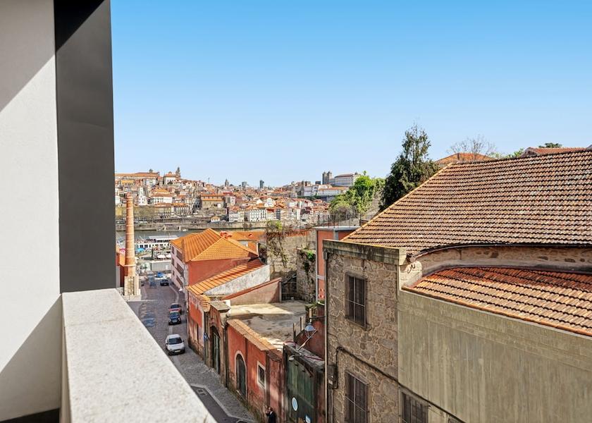 Porto Vila Nova de Gaia City view from property