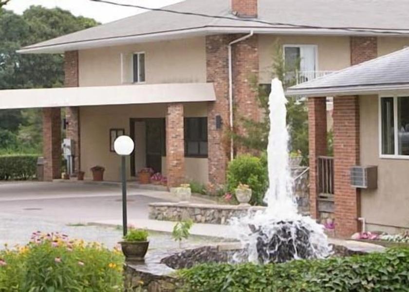 Connecticut Westerly Exterior Detail