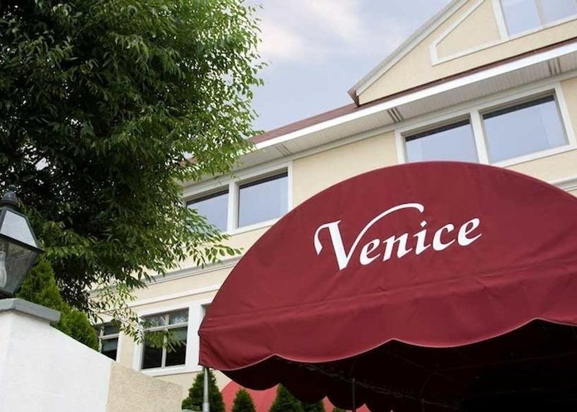 Connecticut Westerly Exterior Detail