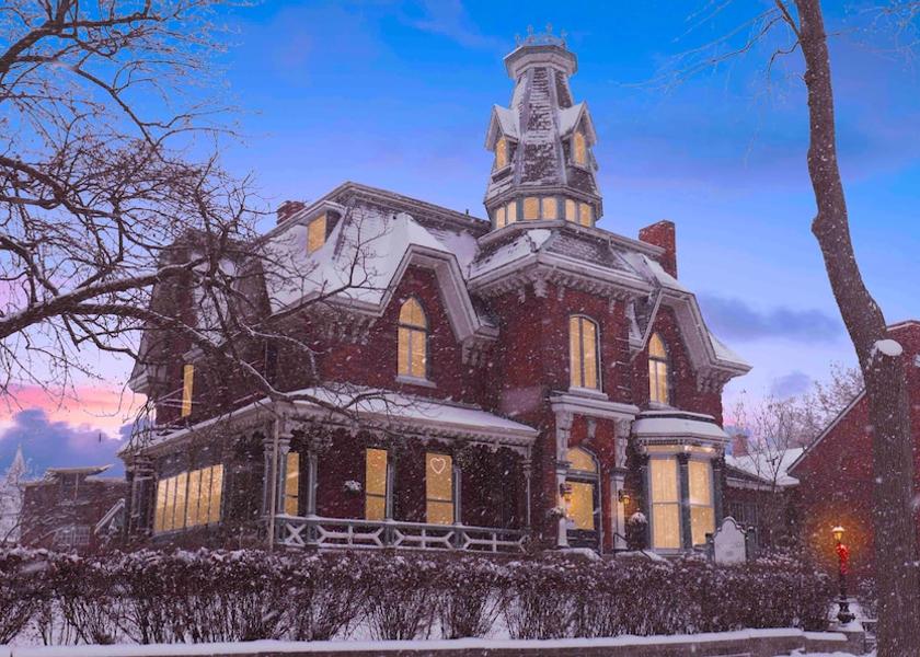 Ontario Kingston Facade