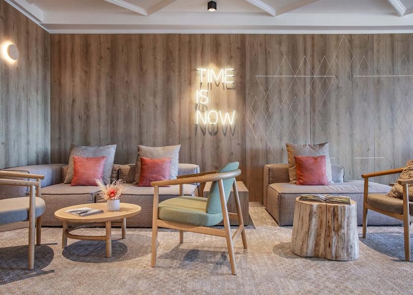 Canton of Vaud Ollon Reception