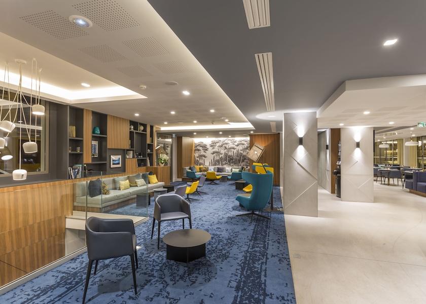 Provence - Alpes - Cote d'Azur Cannes Lobby sitting area