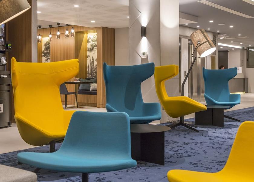 Provence - Alpes - Cote d'Azur Cannes Lobby sitting area