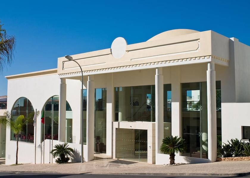 Faro Albufeira Exterior Detail