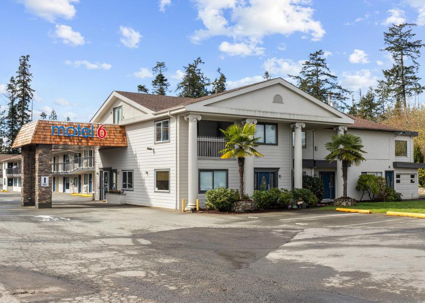 British Columbia Saanichton Hotel Exterior