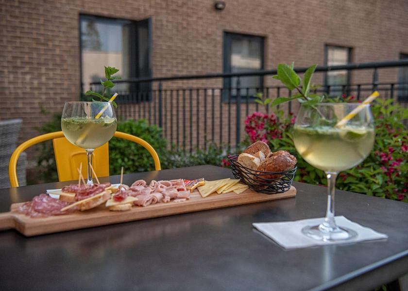 Ile-de-France Fontainebleau Exterior Detail