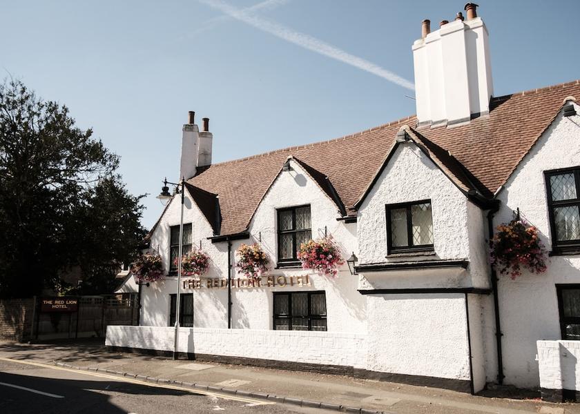England Uxbridge Facade