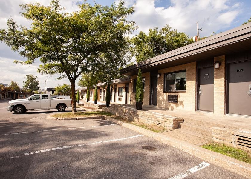 Quebec Laval Parking