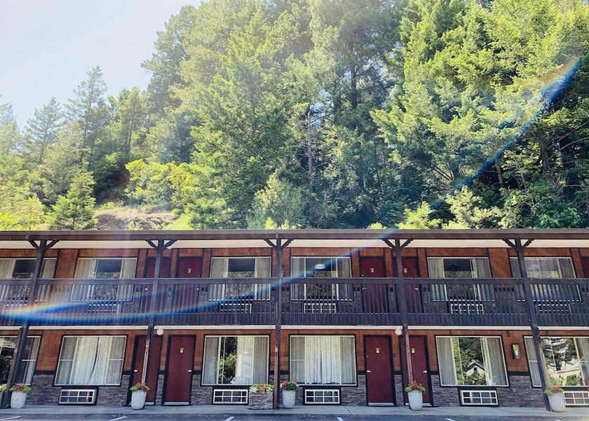California Occidental Facade