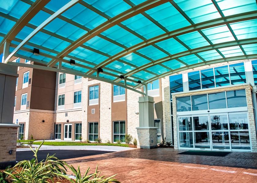 Georgia Pooler Exterior Detail