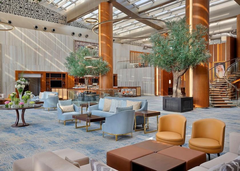 Lobby lounge