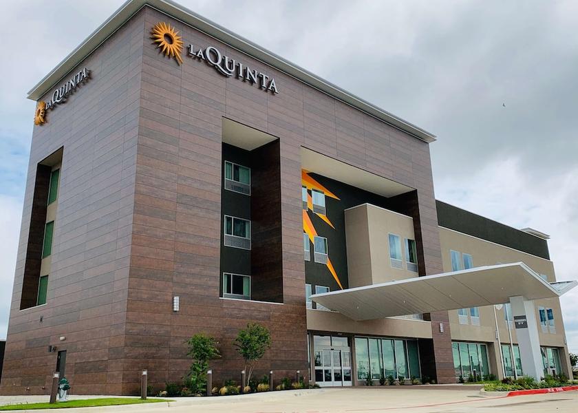 Iowa Red Oak Exterior Detail