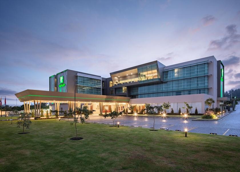  Tababela Exterior Detail