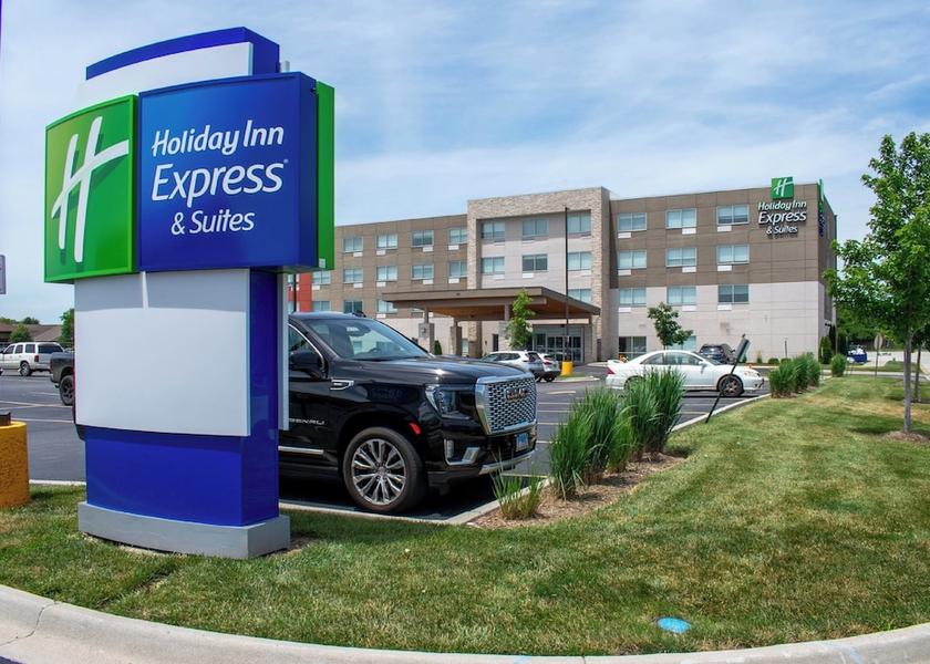 Illinois Yorkville Exterior Detail