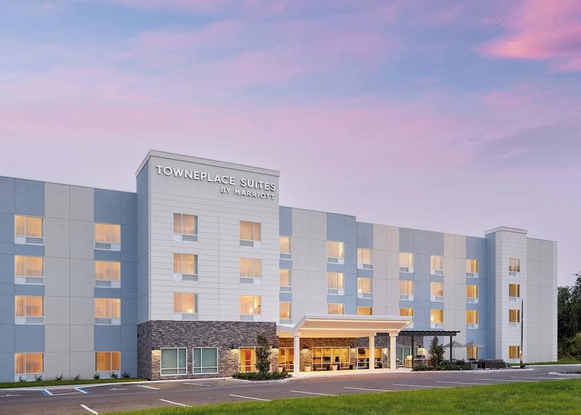 Florida Leesburg Exterior Detail