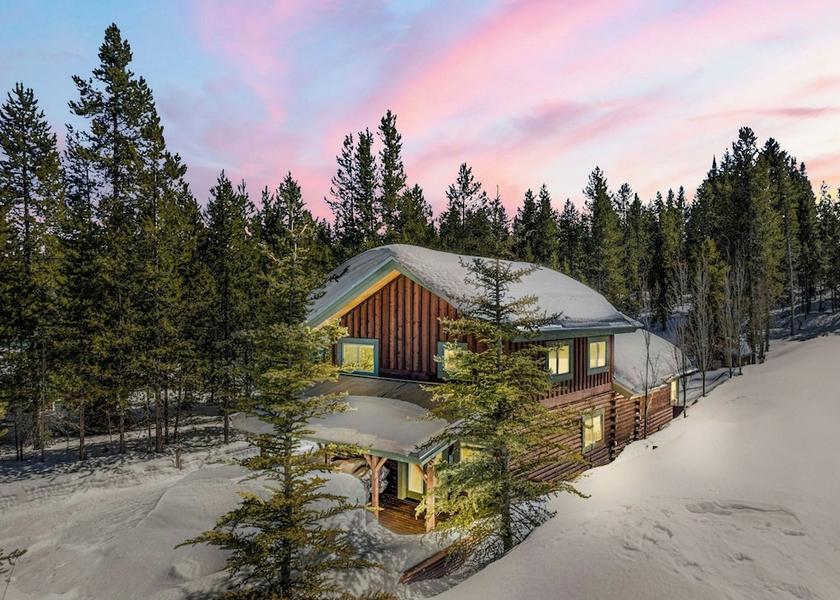 Idaho Island Park Exterior Detail