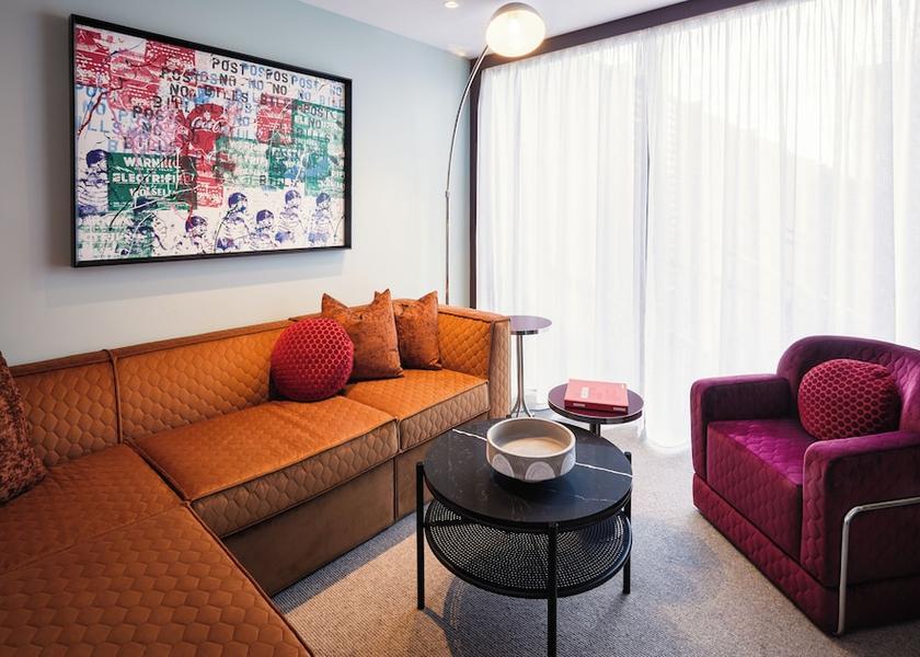 Victoria Melbourne Living area