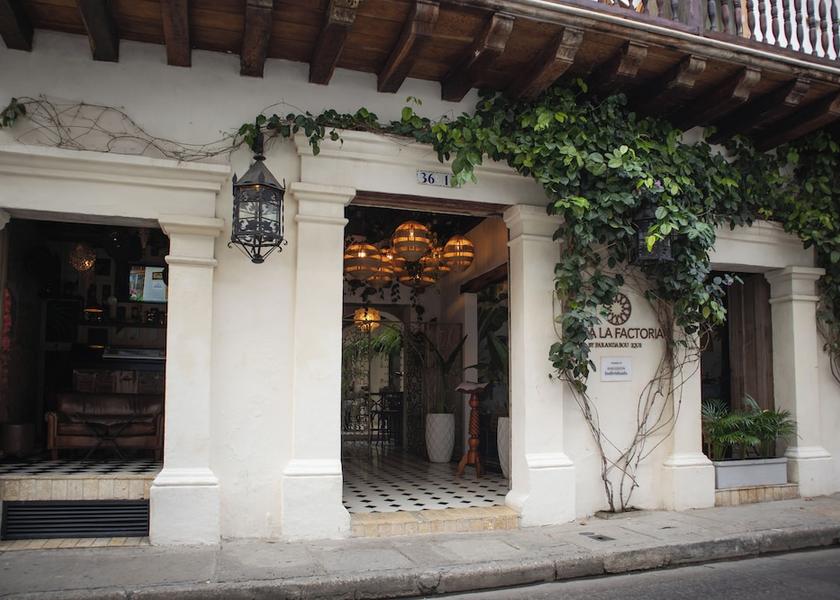 Bolivar Cartagena Exterior Detail