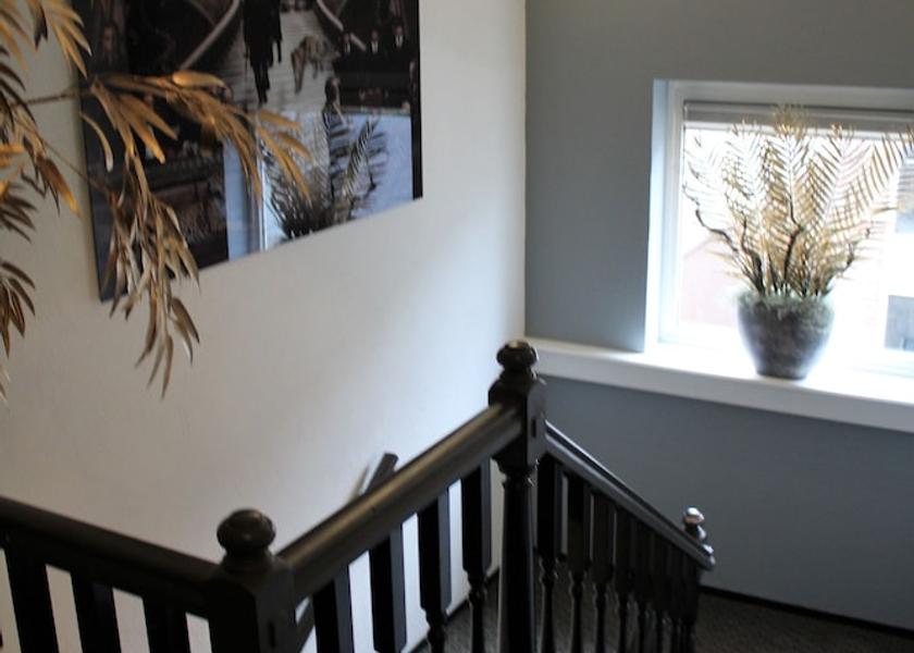 Handrails in stairways