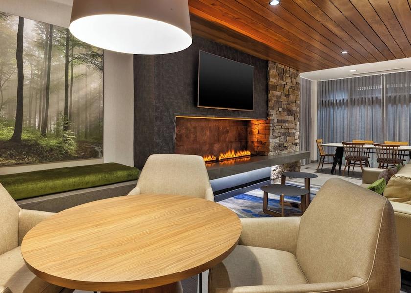 Tennessee Alcoa Lobby lounge