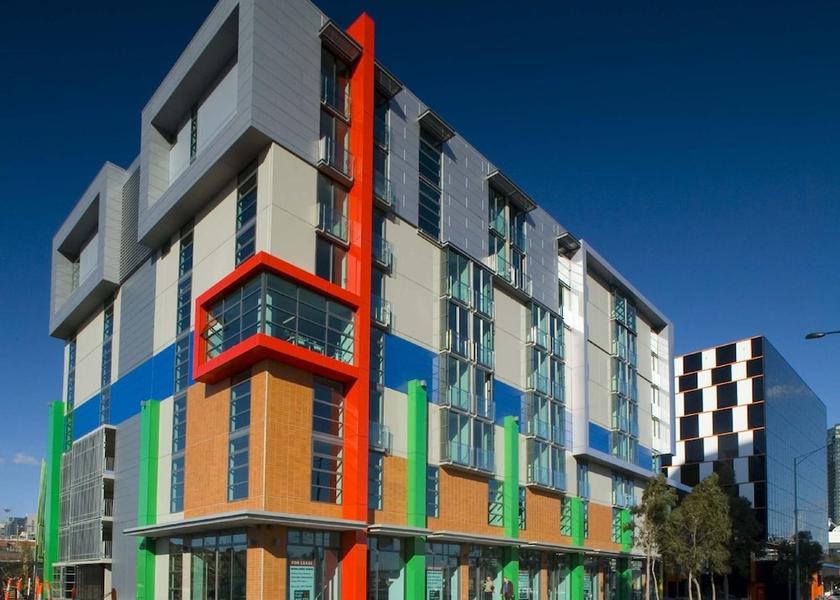 Victoria Melbourne Exterior